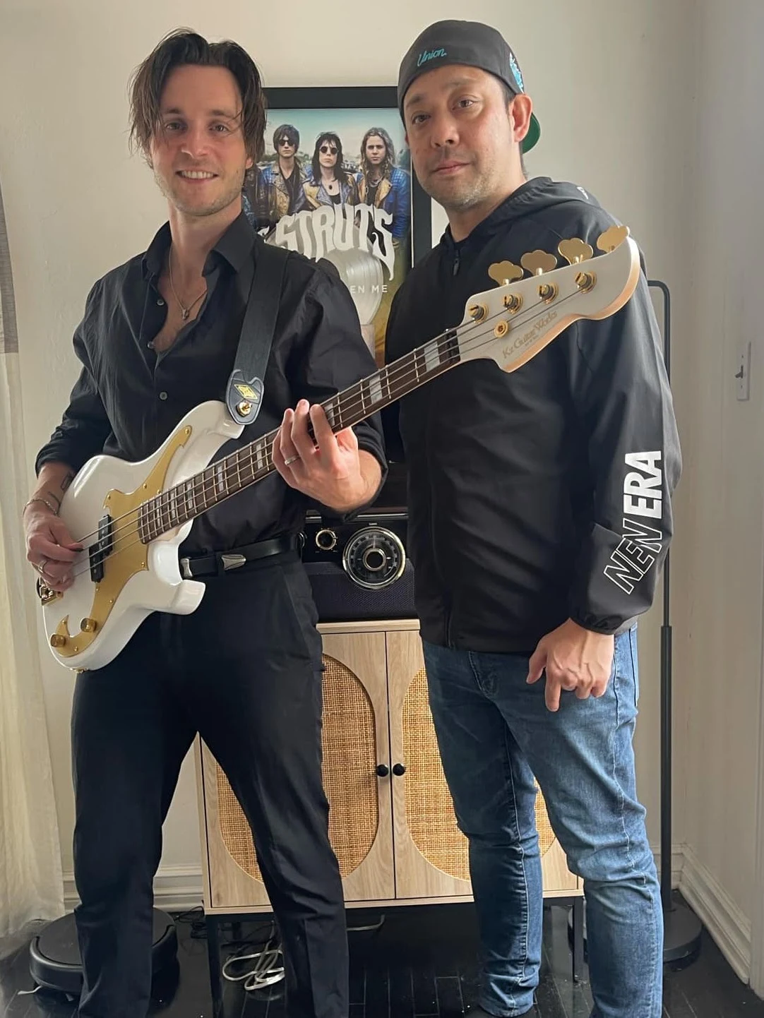 Jed Elliott / Jed-O Bass White 公式掲載写真